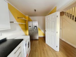 Kitchen- click for photo gallery